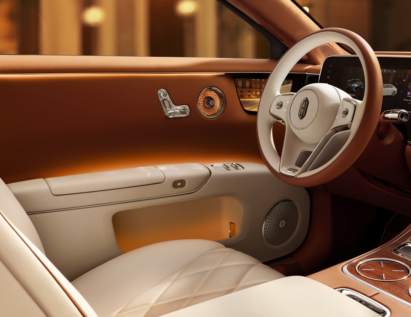 Maextro S800’s Driver-Side Storage Spaces