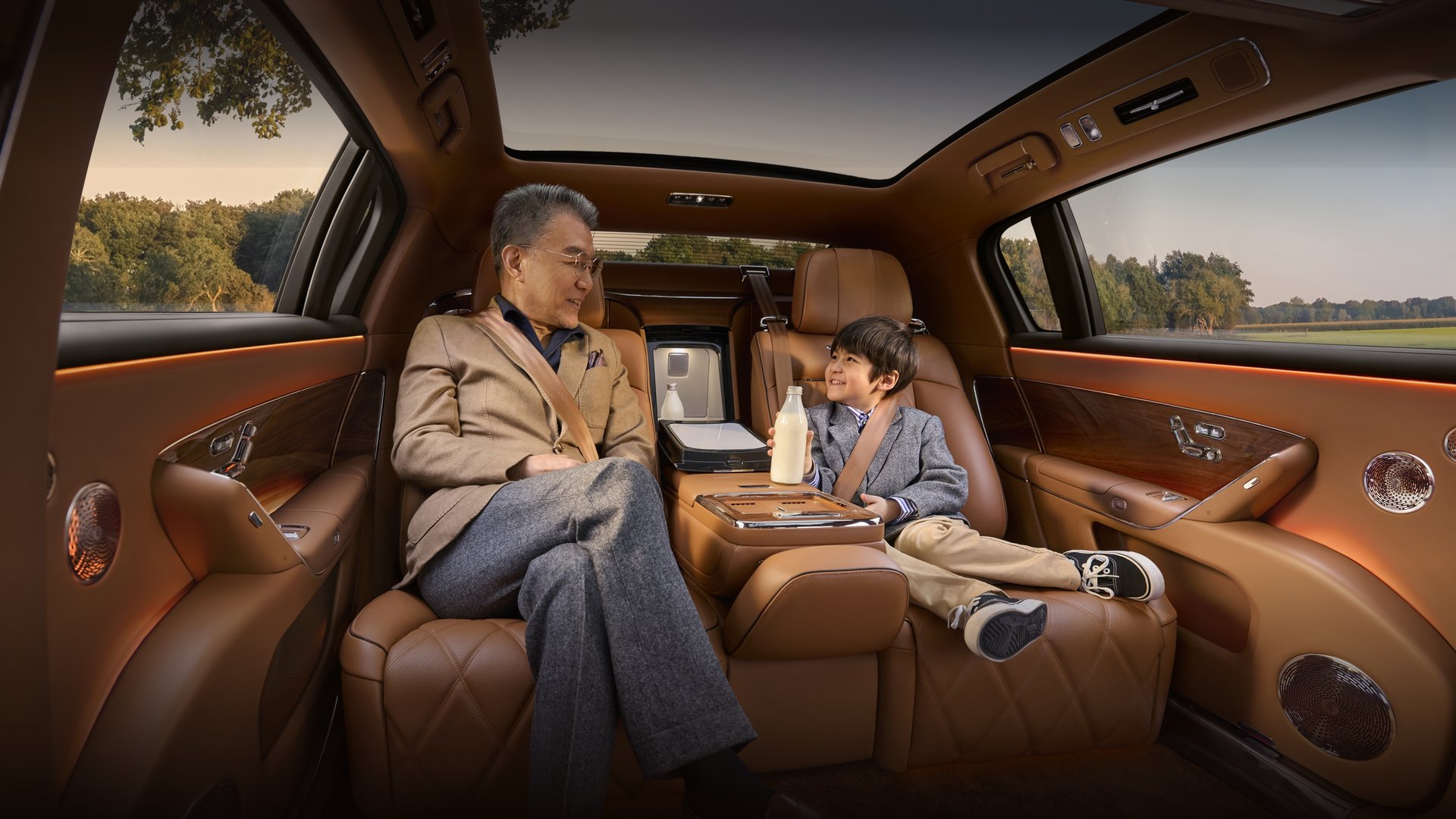 Rear Passenger View of Maextro S800 Five-Seater Version